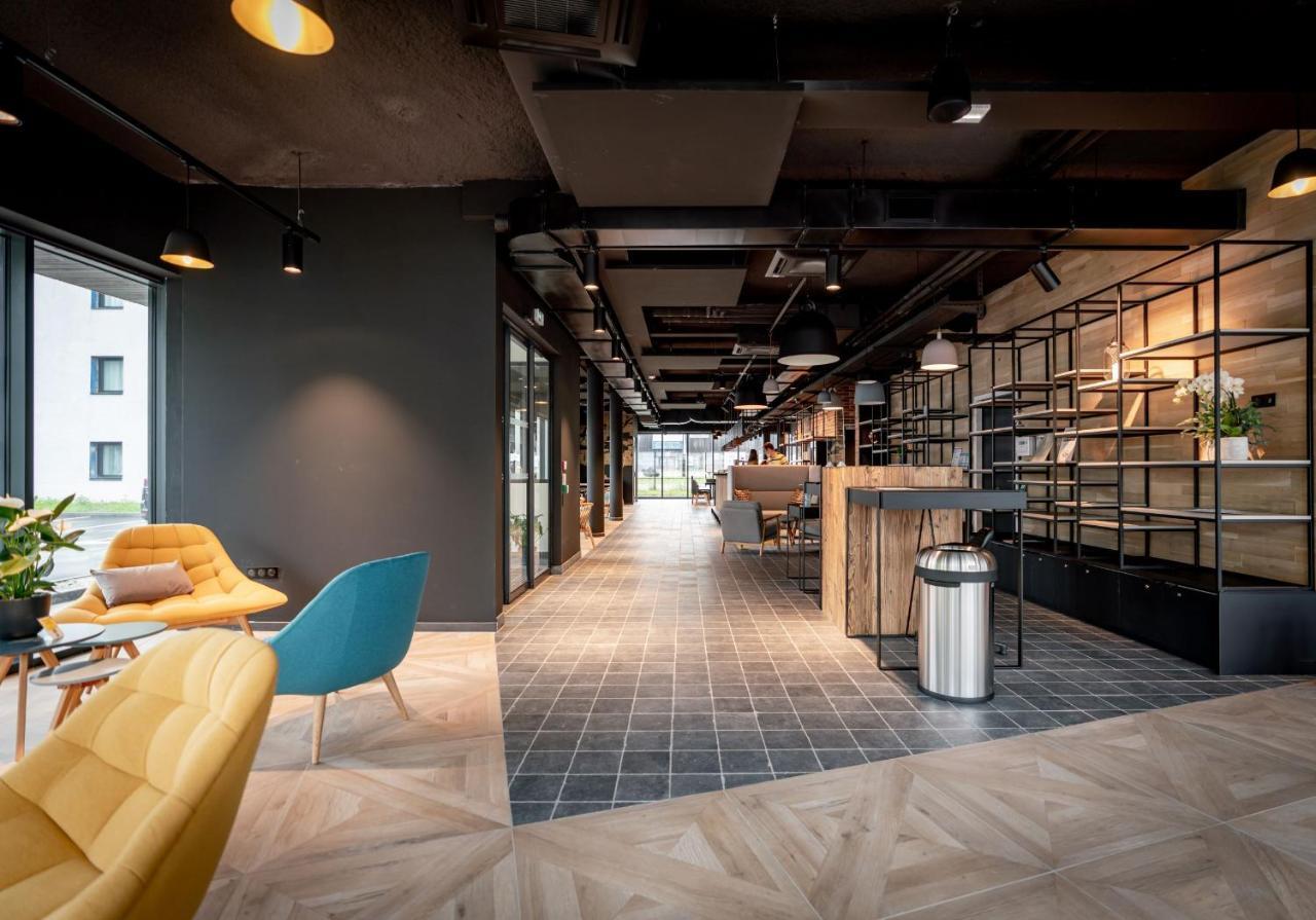Ibis Budget Valenciennes Petite Foret Bagian luar foto