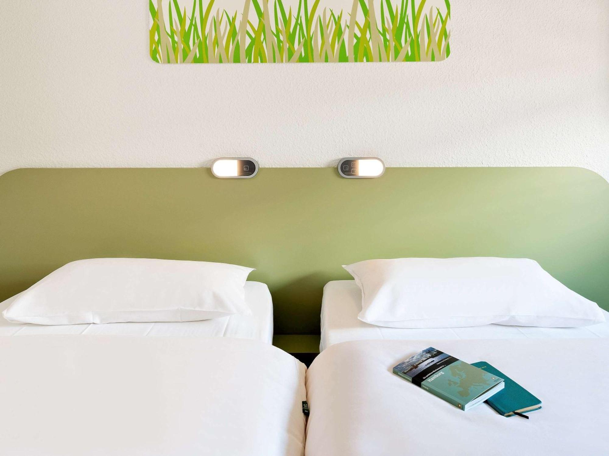 Ibis Budget Valenciennes Petite Foret Bagian luar foto