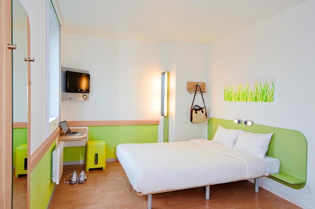 Ibis Budget Valenciennes Petite Foret Ruang foto