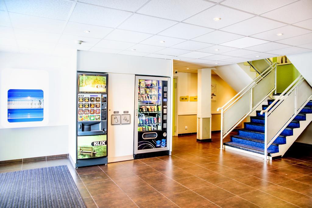 Ibis Budget Valenciennes Petite Foret Bagian luar foto